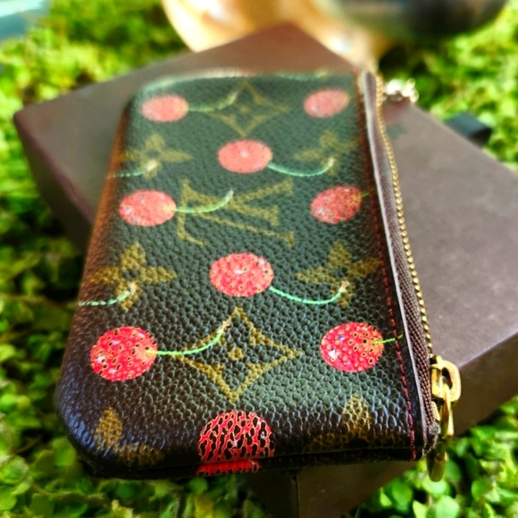 Y2K LOUIS Vuitton Zip Up Cherries Cherise Key Ring Credit Cards Cash Cles Purse - Picture 3 of 12